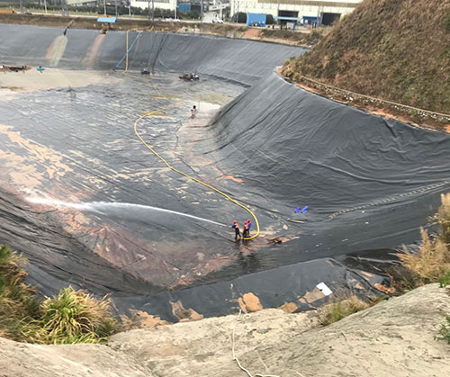 大洼废水池清理